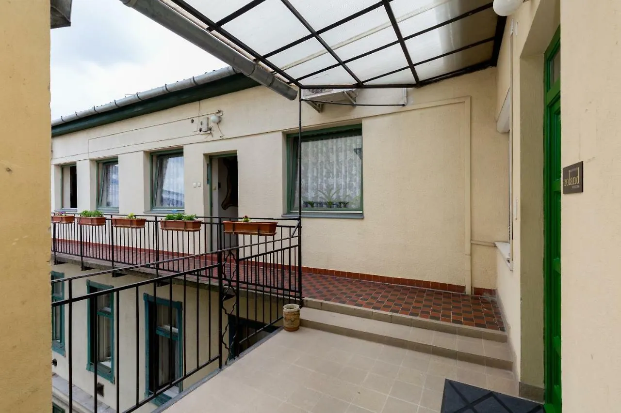 Roland Apartments 부다페스트 헝가리